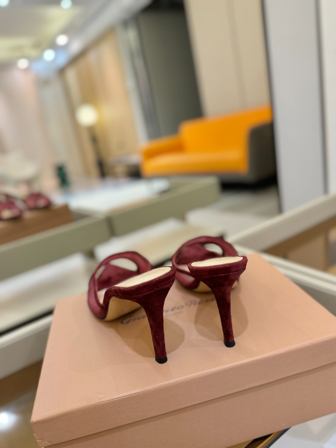 Gianvito Rossi 👠2025新款拖鞋原版开发 顶级版本 代购品质👡这双羊京搭配网高跟尖头后空