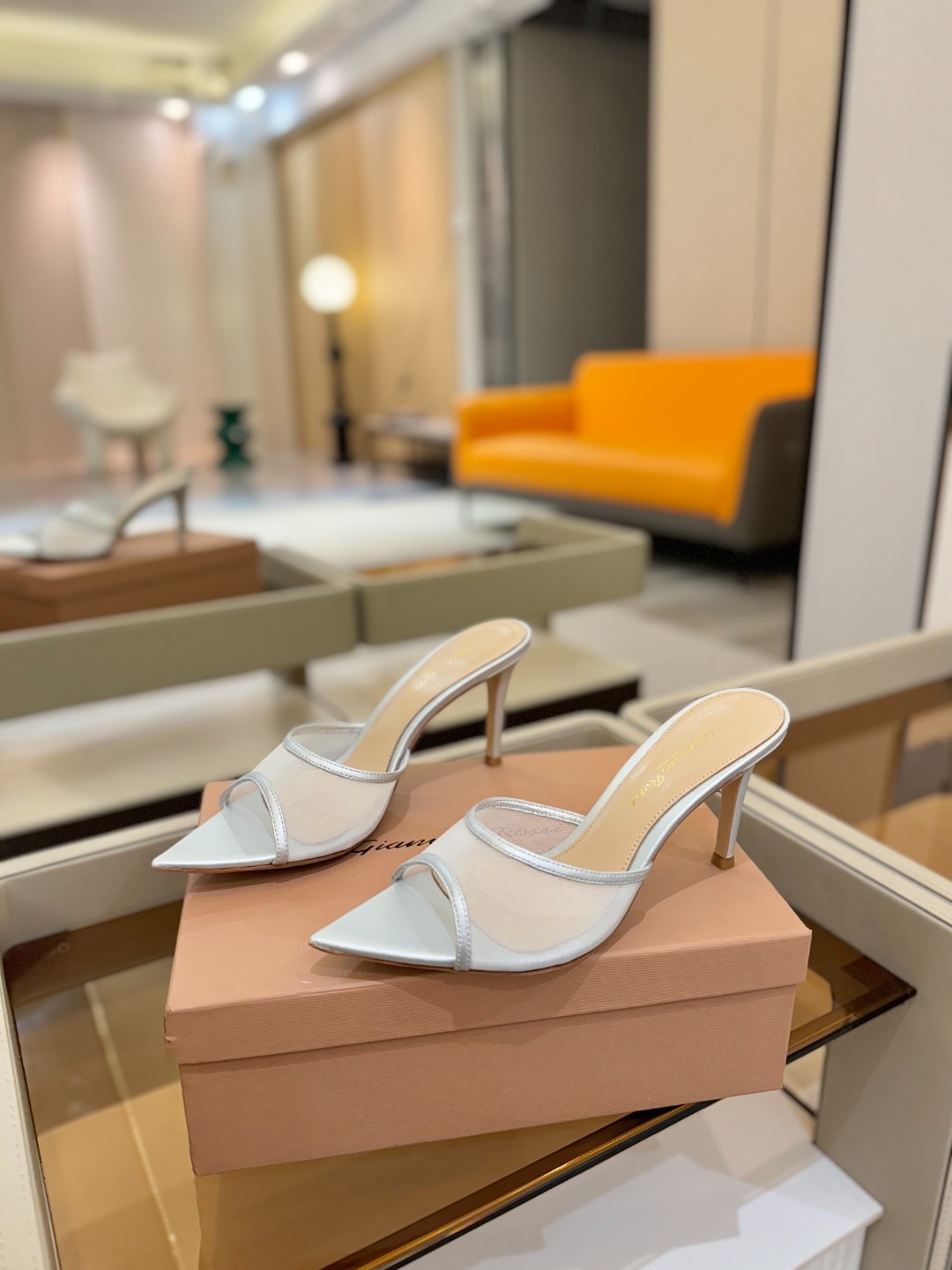 Gianvito Rossi 👠2025新款拖鞋原版开发 顶级版本 代购品质👡这双羊京搭配网高跟尖头后空