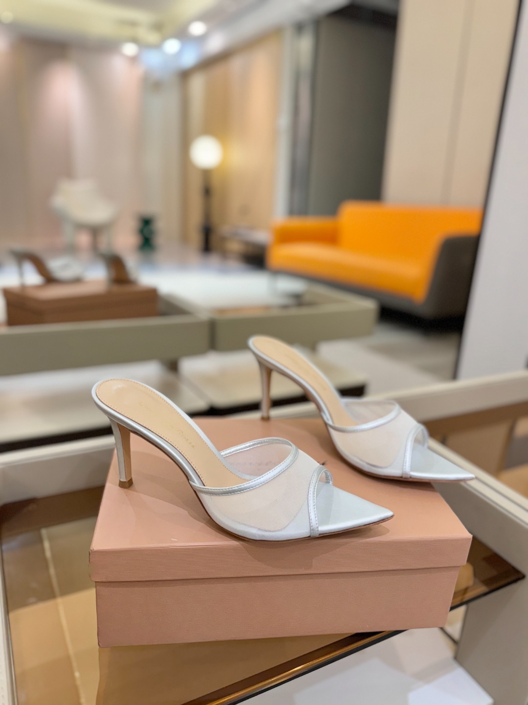 Gianvito Rossi 👠2025新款拖鞋原版开发 顶级版本 代购品质👡这双羊京搭配网高跟尖头后空