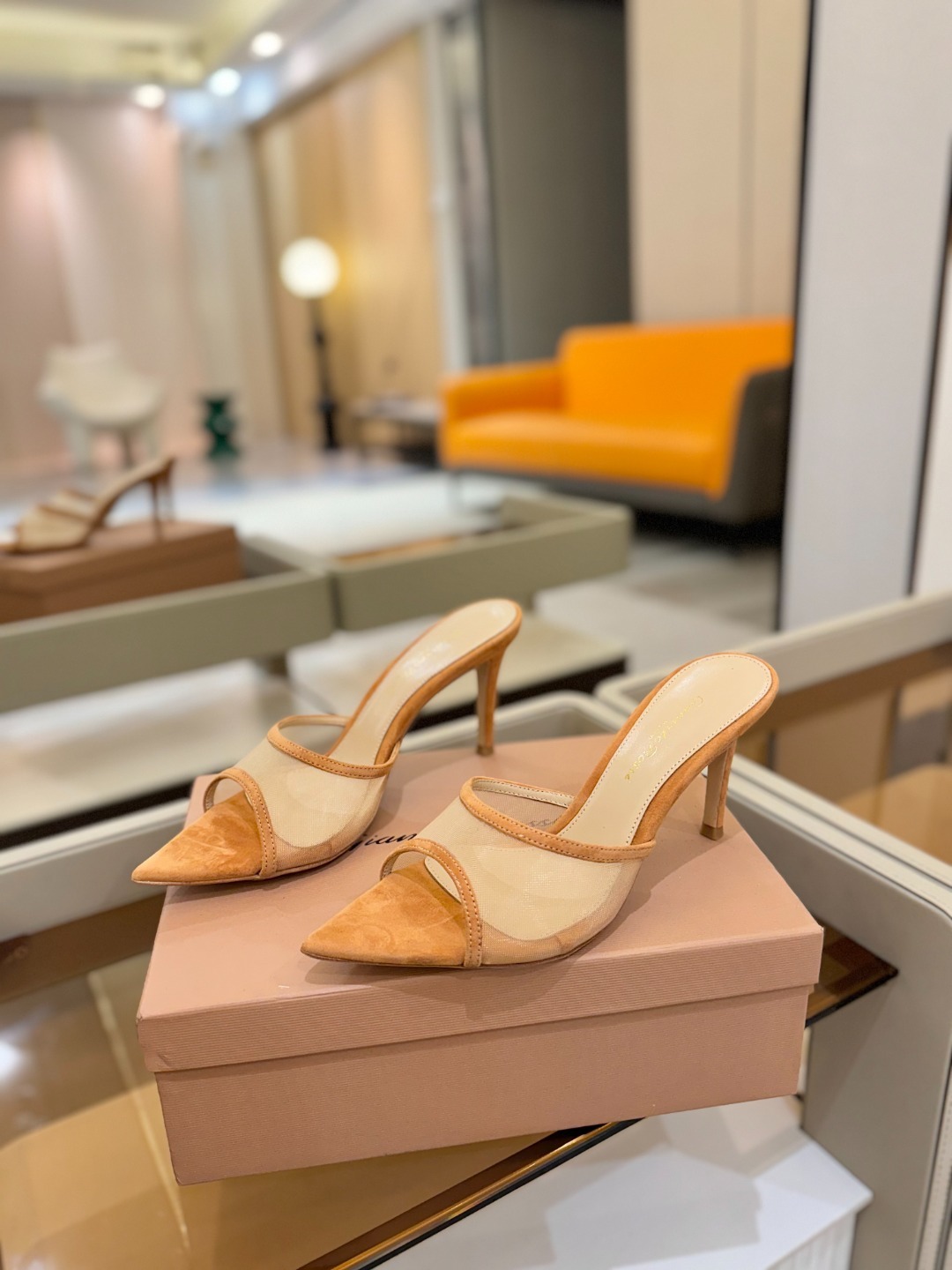 Gianvito Rossi 👠2025新款拖鞋原版开发 顶级版本 代购品质👡这双羊京搭配网高跟尖头后空