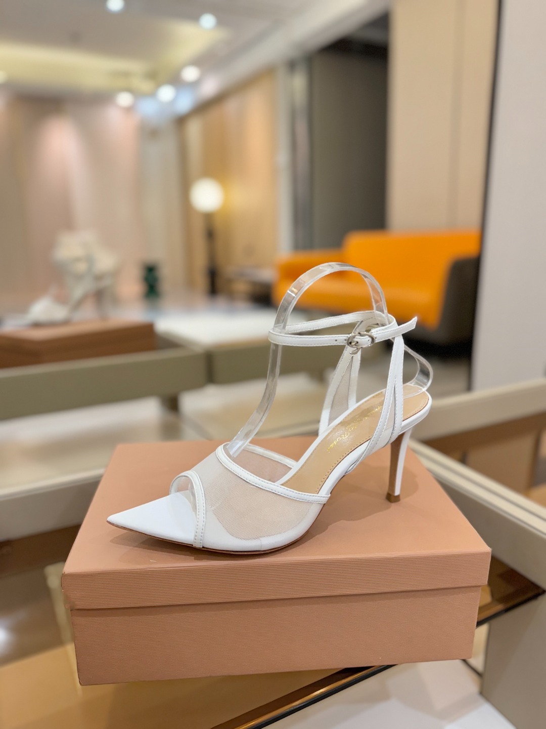 Gianvito Rossi 👠2025新款凉鞋原版开发 顶级版本 代购品质👡这双羊京搭配网高跟尖头凉鞋