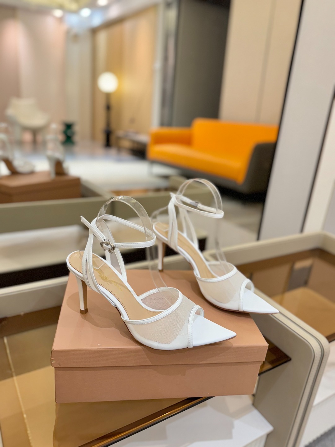 Gianvito Rossi 👠2025新款凉鞋原版开发 顶级版本 代购品质👡这双羊京搭配网高跟尖头凉鞋