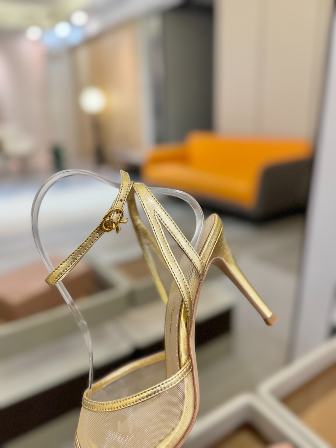 Gianvito Rossi 👠2025新款凉鞋原版开发 顶级版本 代购品质👡这双搭配网高跟尖头凉鞋,是