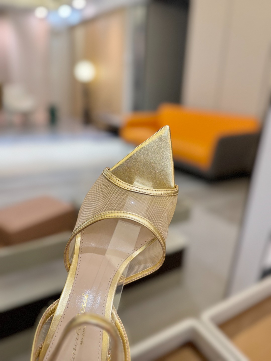 Gianvito Rossi 👠2025新款凉鞋原版开发 顶级版本 代购品质👡这双搭配网高跟尖头凉鞋,是
