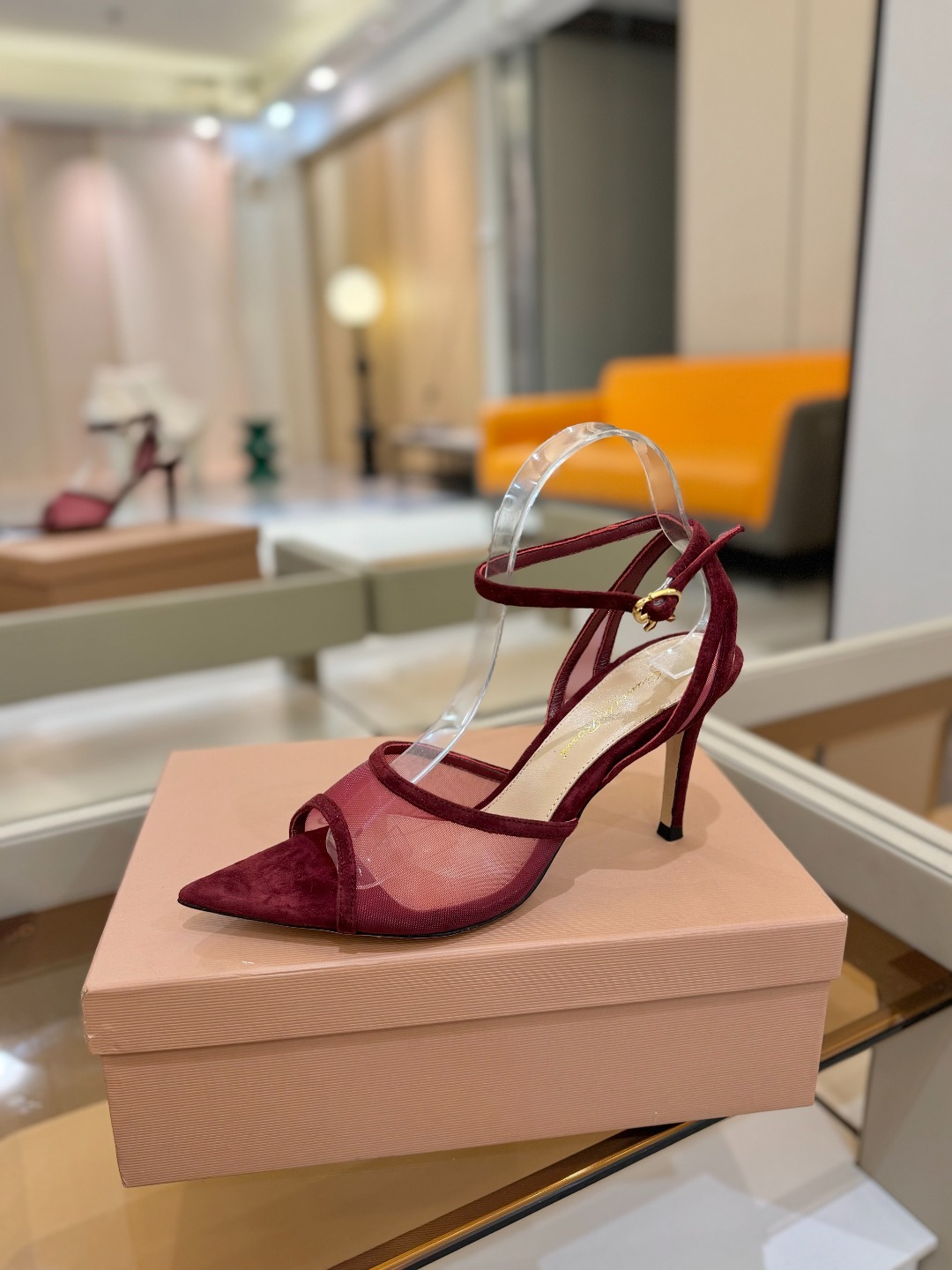 Gianvito Rossi 👠2025新款凉鞋原版开发 顶级版本 代购品质👡这双搭配网高跟尖头凉鞋,是