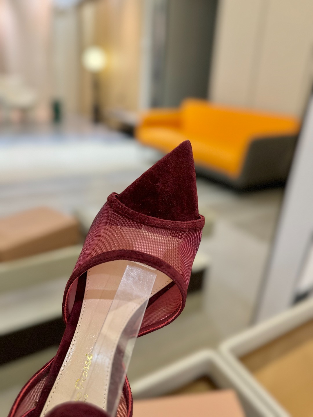 Gianvito Rossi 👠2025新款凉鞋原版开发 顶级版本 代购品质👡这双搭配网高跟尖头凉鞋,是