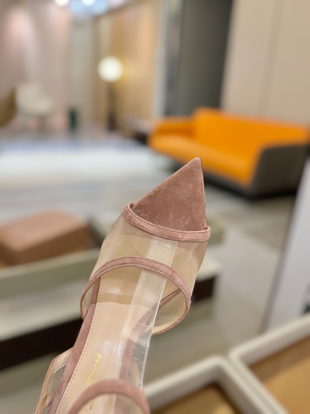 Gianvito Rossi 👠2025新款凉鞋原版开发 顶级版本 代购品质👡这双搭配网高跟尖头凉鞋,是