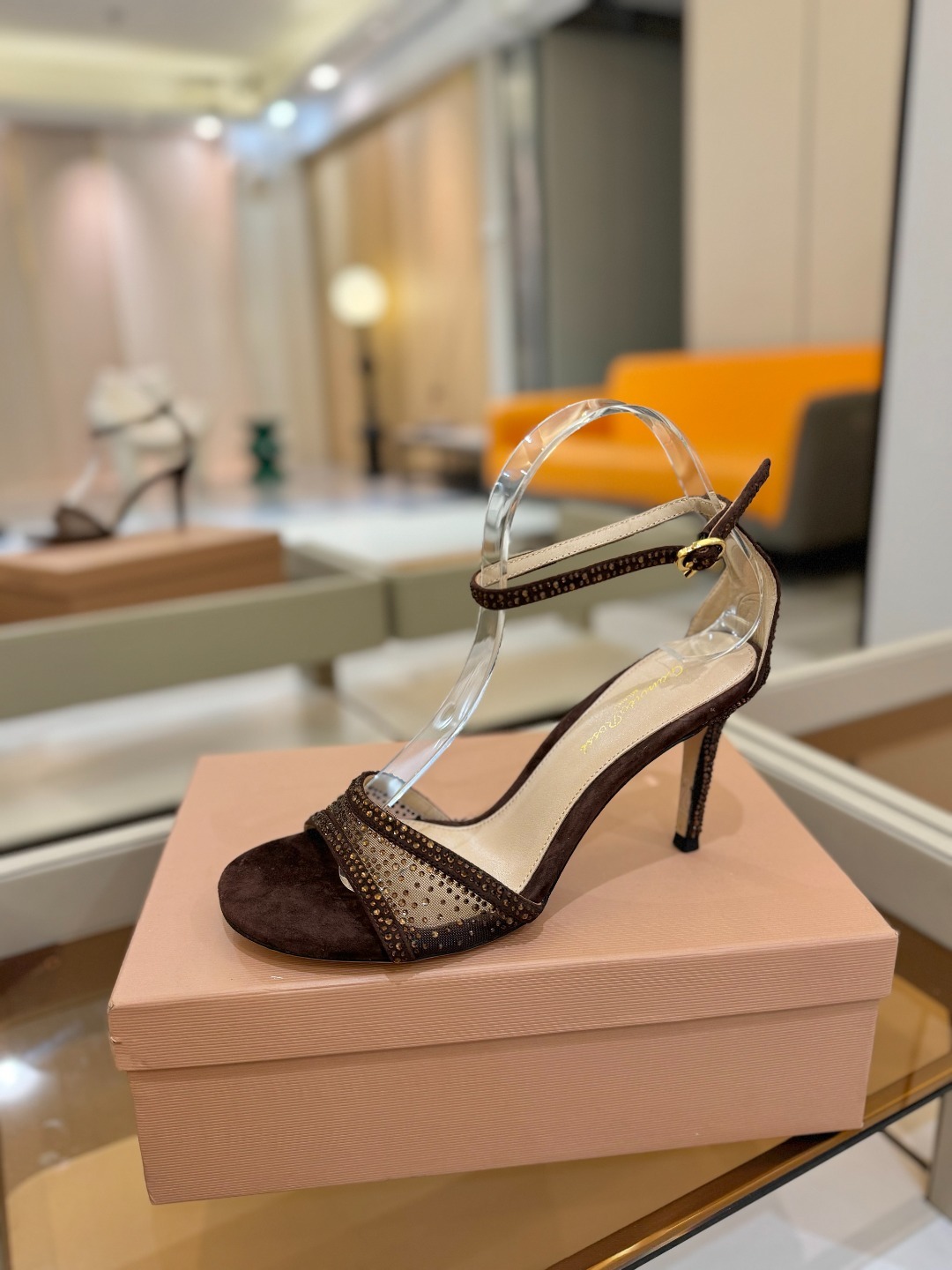 Gianvito Rossi 👠 2025 凉鞋顶级版本!! 代购品质!!👡施华洛奇水钻尖头高跟凉鞋,宛