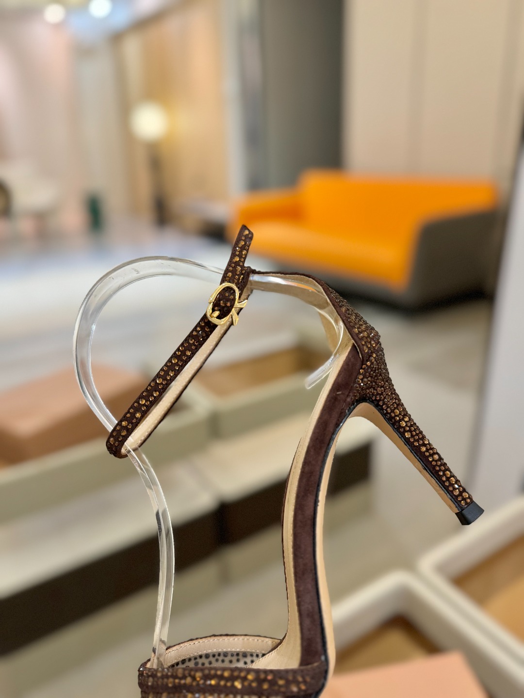 Gianvito Rossi 👠 2025 凉鞋顶级版本!! 代购品质!!👡施华洛奇水钻尖头高跟凉鞋,宛