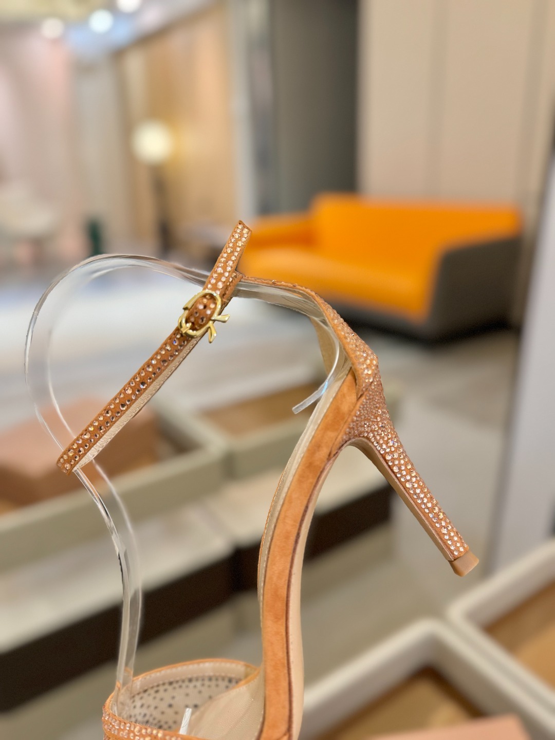 Gianvito Rossi 👠 2025 凉鞋顶级版本!! 代购品质!!👡施华洛奇水钻尖头高跟凉鞋,宛
