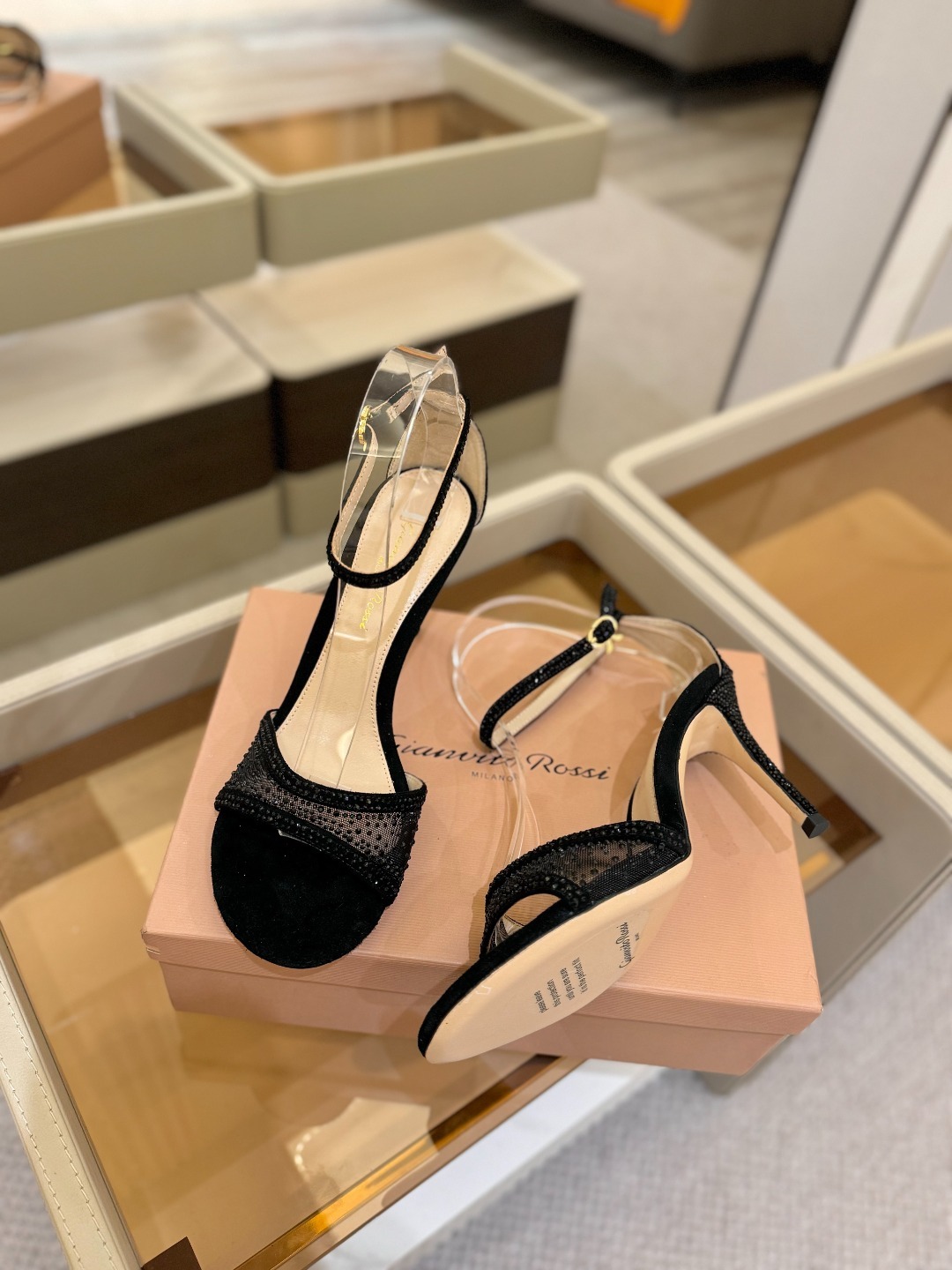 Gianvito Rossi 👠 2025 凉鞋顶级版本!! 代购品质!!👡施华洛奇水钻尖头高跟凉鞋,宛