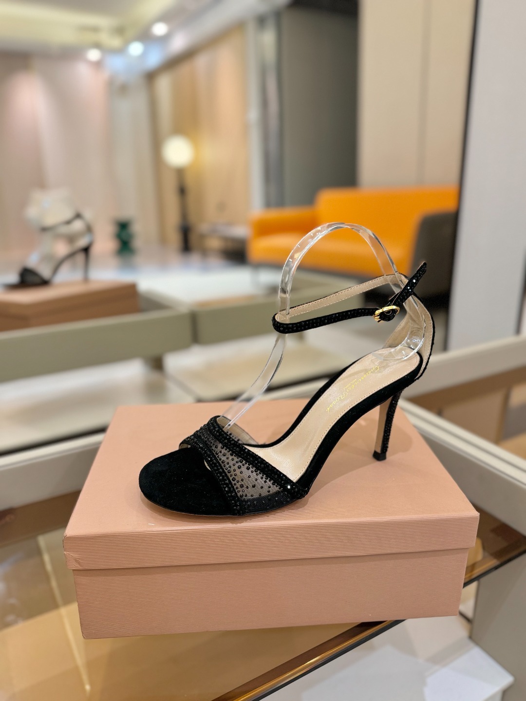 Gianvito Rossi 👠 2025 凉鞋顶级版本!! 代购品质!!👡施华洛奇水钻尖头高跟凉鞋,宛