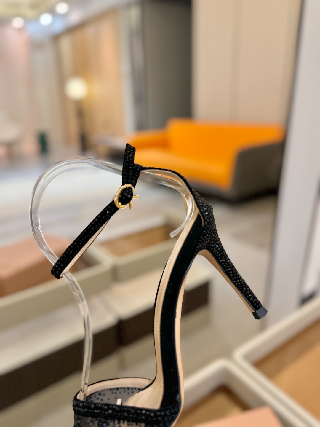 Gianvito Rossi 👠 2025 凉鞋顶级版本!! 代购品质!!👡施华洛奇水钻尖头高跟凉鞋,宛