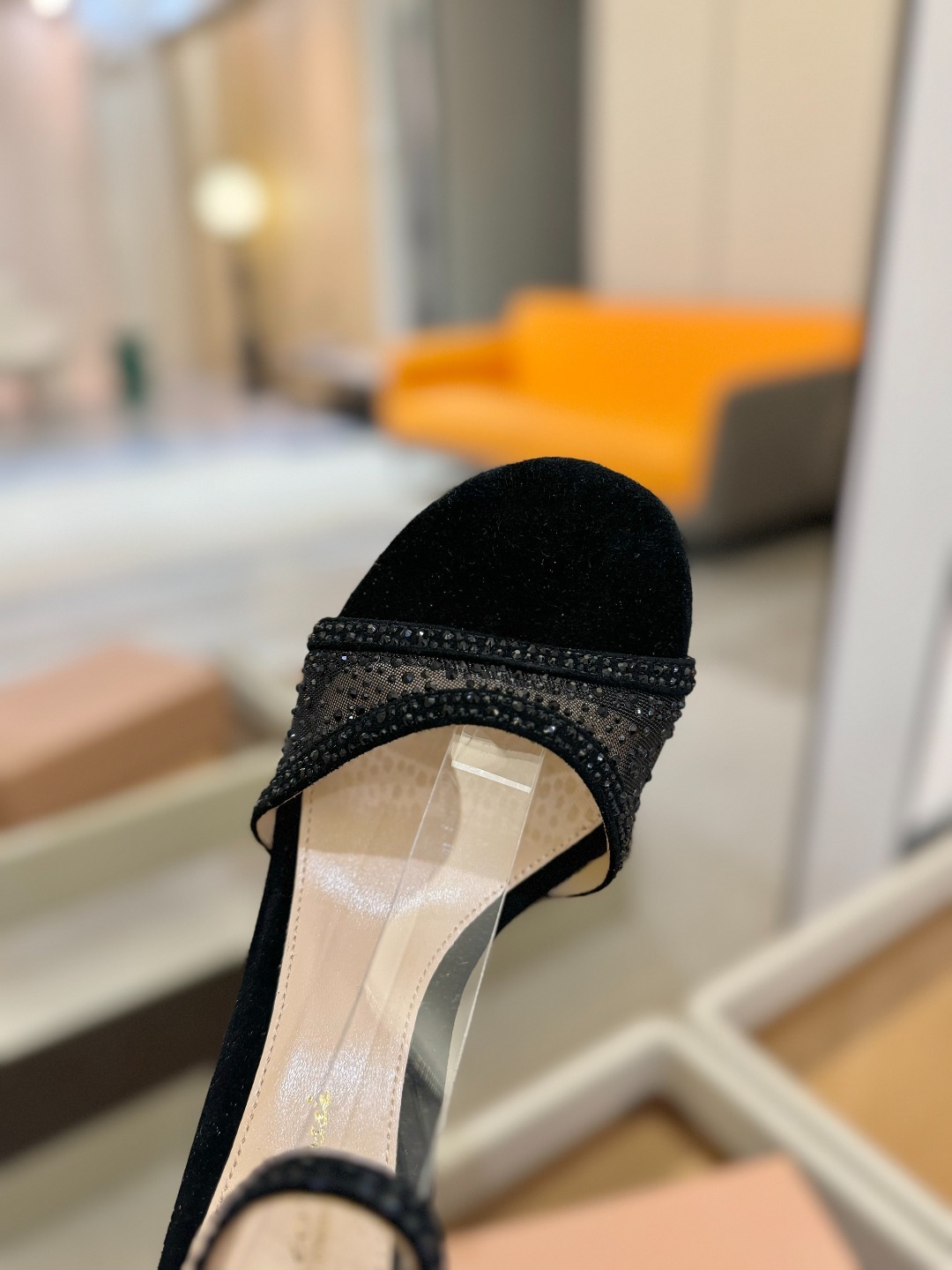 Gianvito Rossi 👠 2025 凉鞋顶级版本!! 代购品质!!👡施华洛奇水钻尖头高跟凉鞋,宛