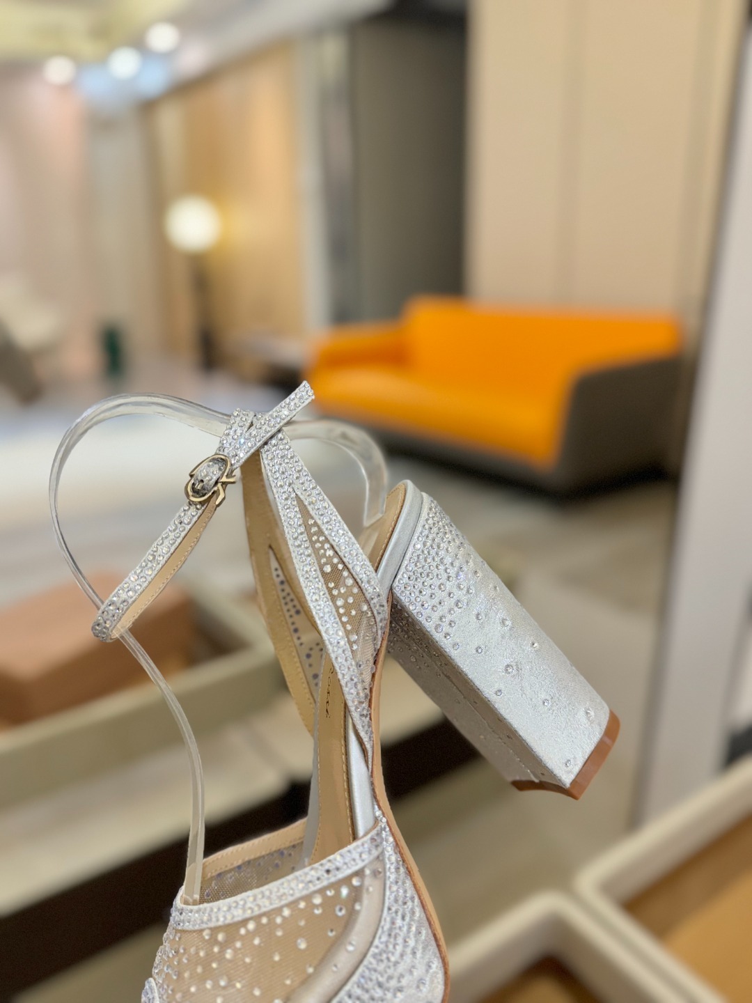 Gianvito Rossi 👠 2025凉鞋原版开发 顶级版本 代购品质👡这双高跟防水台水钻走秀凉鞋,