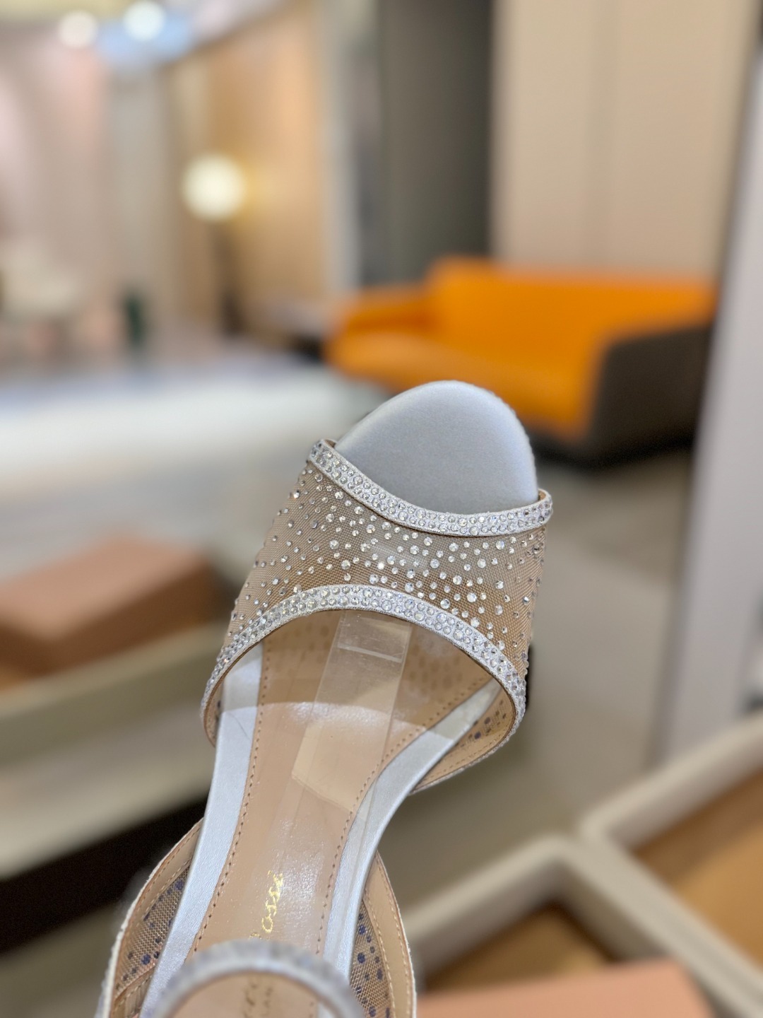 Gianvito Rossi 👠 2025凉鞋原版开发 顶级版本 代购品质👡这双高跟防水台水钻走秀凉鞋,