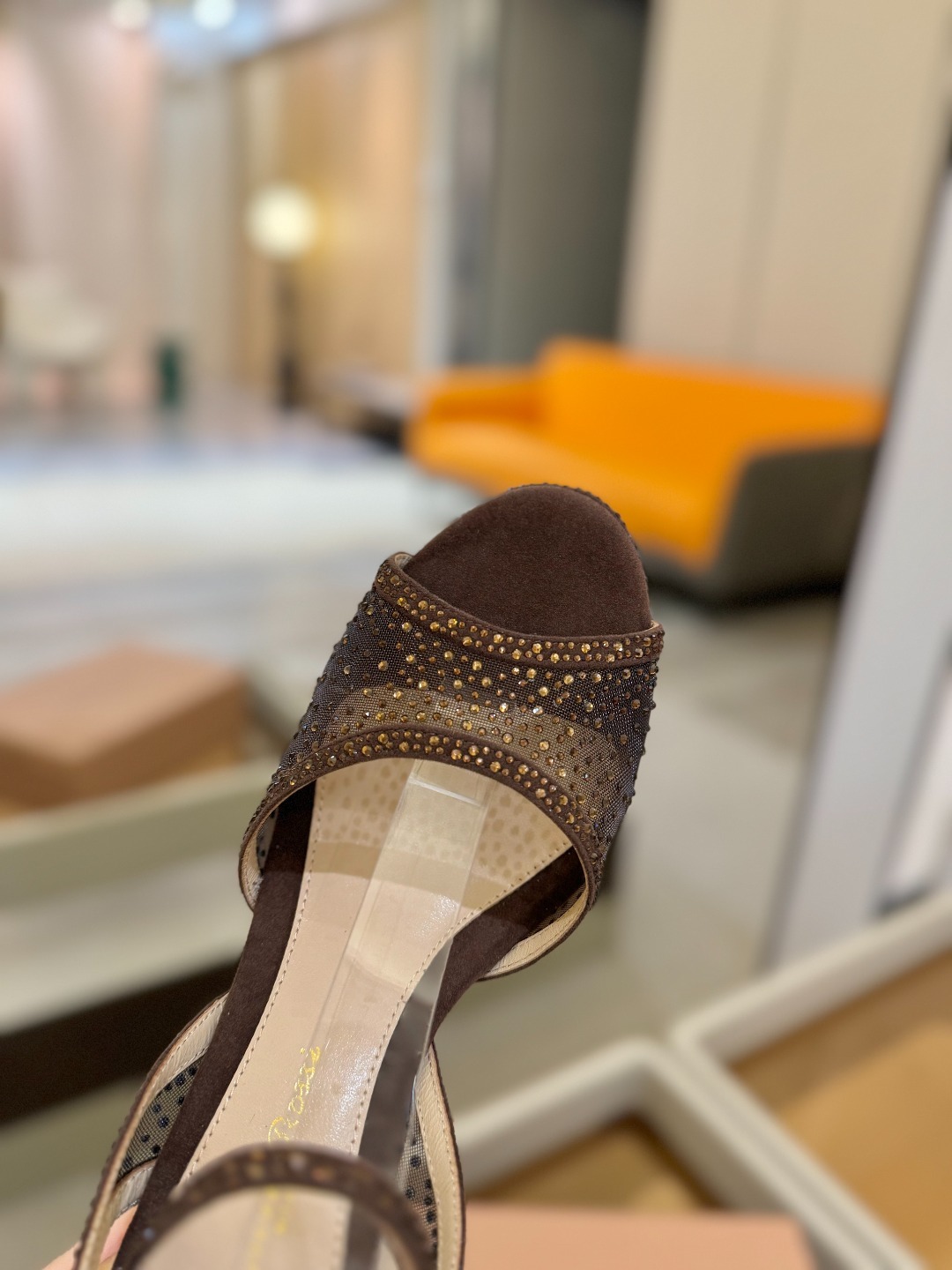 Gianvito Rossi 👠 2025凉鞋原版开发 顶级版本 代购品质👡这双高跟防水台水钻走秀凉鞋,