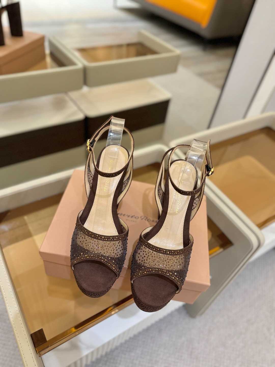 Gianvito Rossi 👠 2025凉鞋原版开发 顶级版本 代购品质👡这双高跟防水台水钻走秀凉鞋,