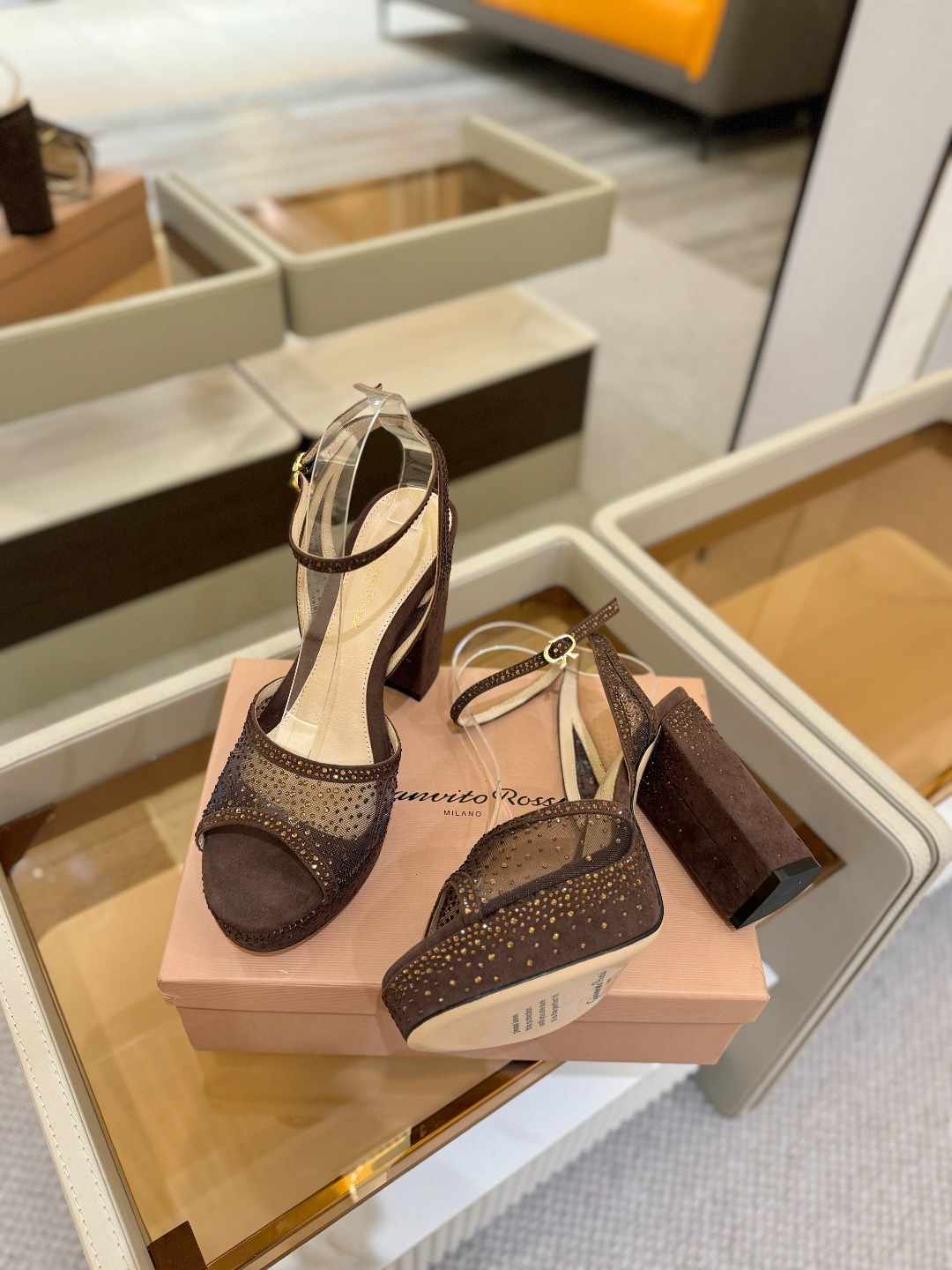Gianvito Rossi 👠 2025凉鞋原版开发 顶级版本 代购品质👡这双高跟防水台水钻走秀凉鞋,