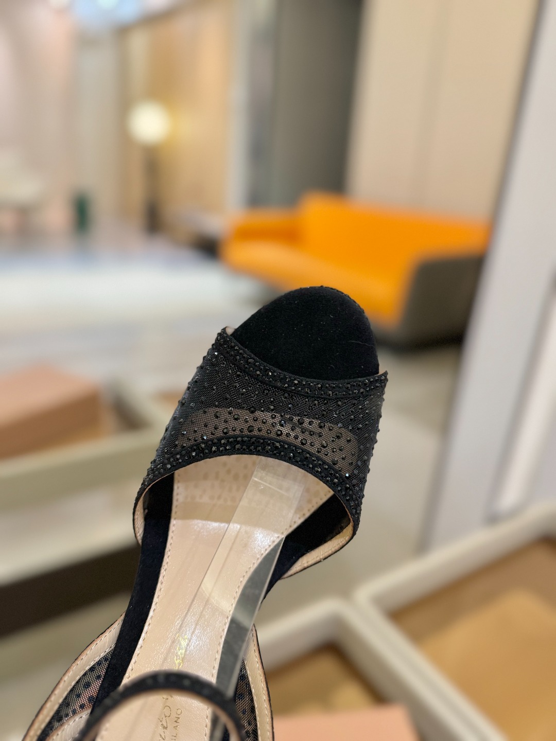 Gianvito Rossi 👠 2025凉鞋原版开发 顶级版本 代购品质👡这双高跟防水台水钻走秀凉鞋,