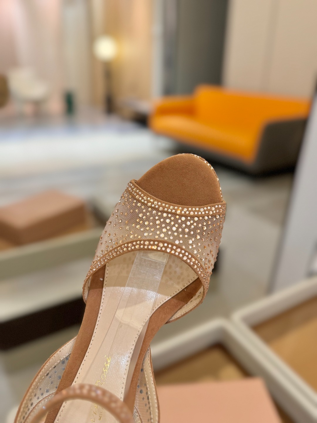 Gianvito Rossi 👠 2025凉鞋原版开发 顶级版本 代购品质👡这双高跟防水台水钻走秀凉鞋,