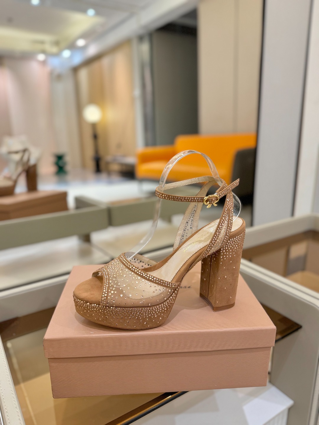 Gianvito Rossi 👠 2025凉鞋原版开发 顶级版本 代购品质👡这双高跟防水台水钻走秀凉鞋,