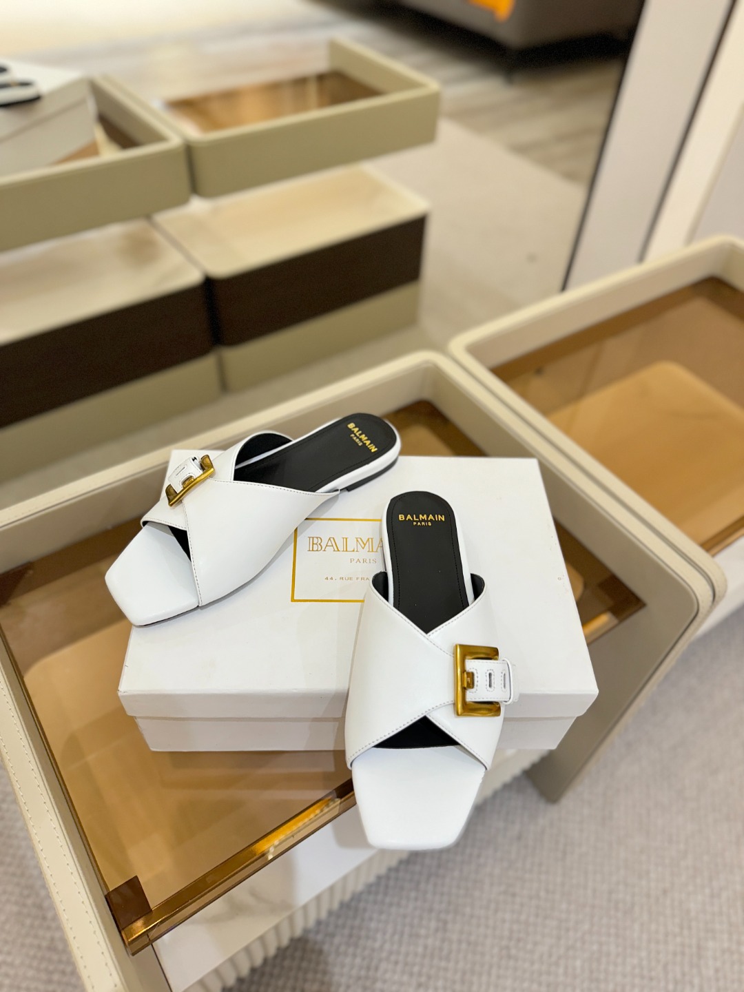 𝘽𝙖𝙡*𝙖𝙞𝙣 巴尔曼2025最新款走秀方头平底拖鞋ʚ😊ɞ 品牌巴尔曼𝘽𝙖𝙡𝙢𝙖𝙞𝙣由法国时装设计师𝙥𝙞