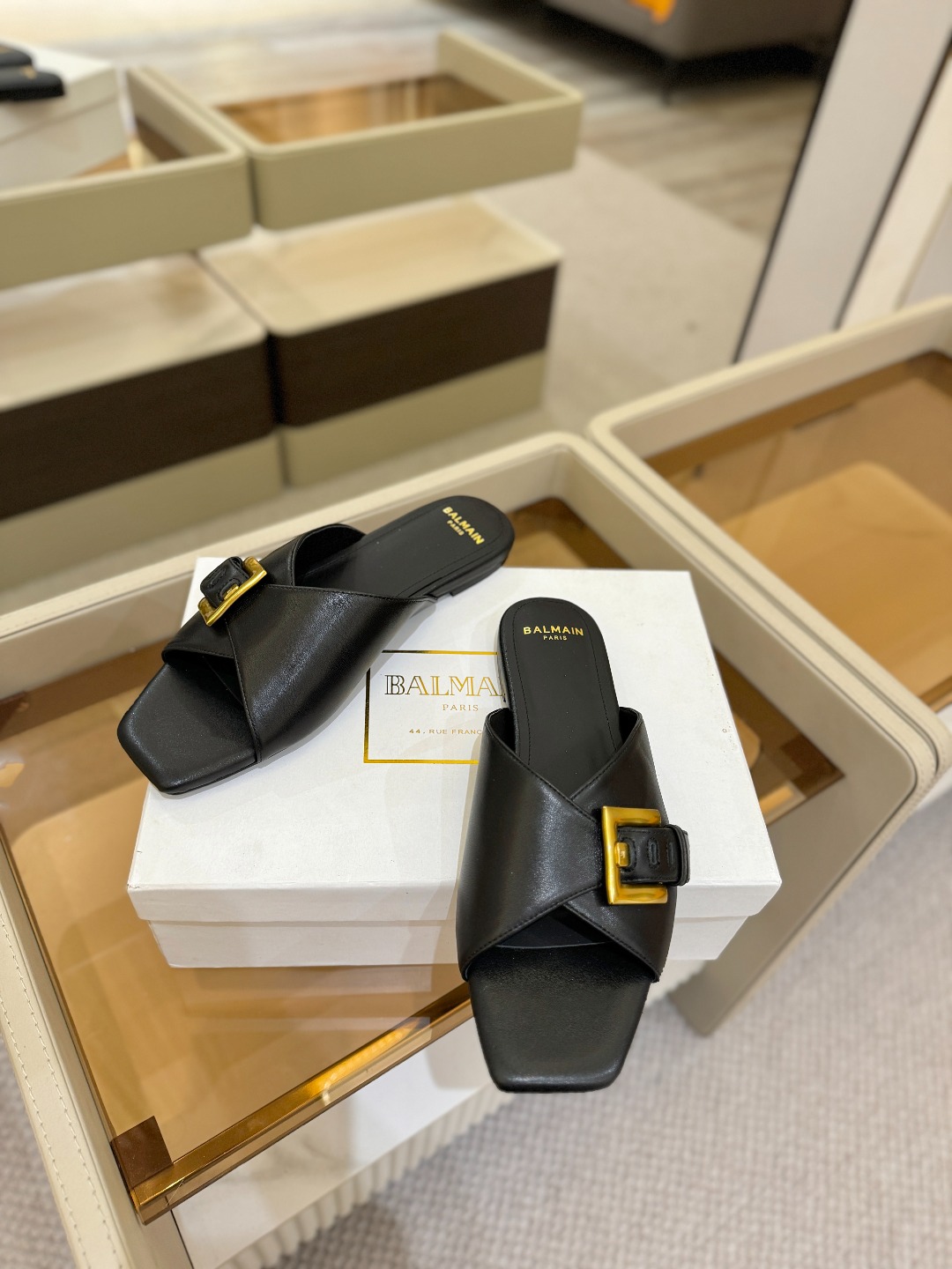 𝘽𝙖𝙡*𝙖𝙞𝙣 巴尔曼2025最新款走秀方头平底拖鞋ʚ😊ɞ 品牌巴尔曼𝘽𝙖𝙡𝙢𝙖𝙞𝙣由法国时装设计师𝙥𝙞