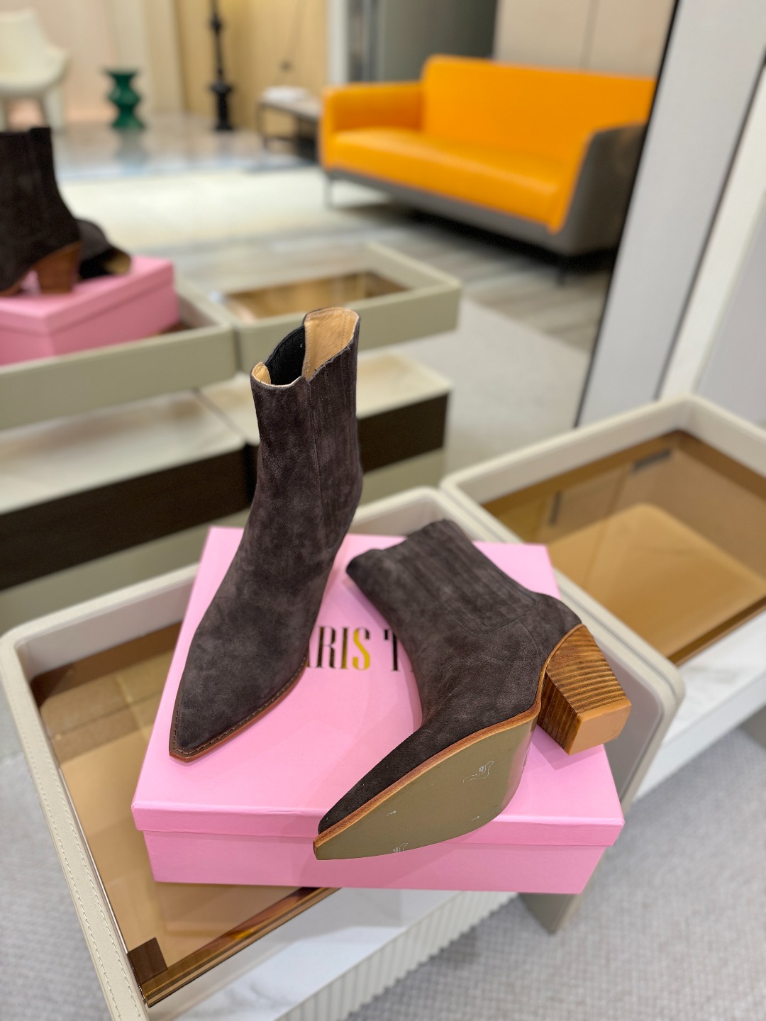 𝙋𝙖𝙧𝙞𝙨 𝙏𝙚𝙭𝙖𝙨 德州巴黎 Paris Texas ❷⓿❷❷ 𝙁𝙒 西部短战靴 ♡优雅风格，创造不