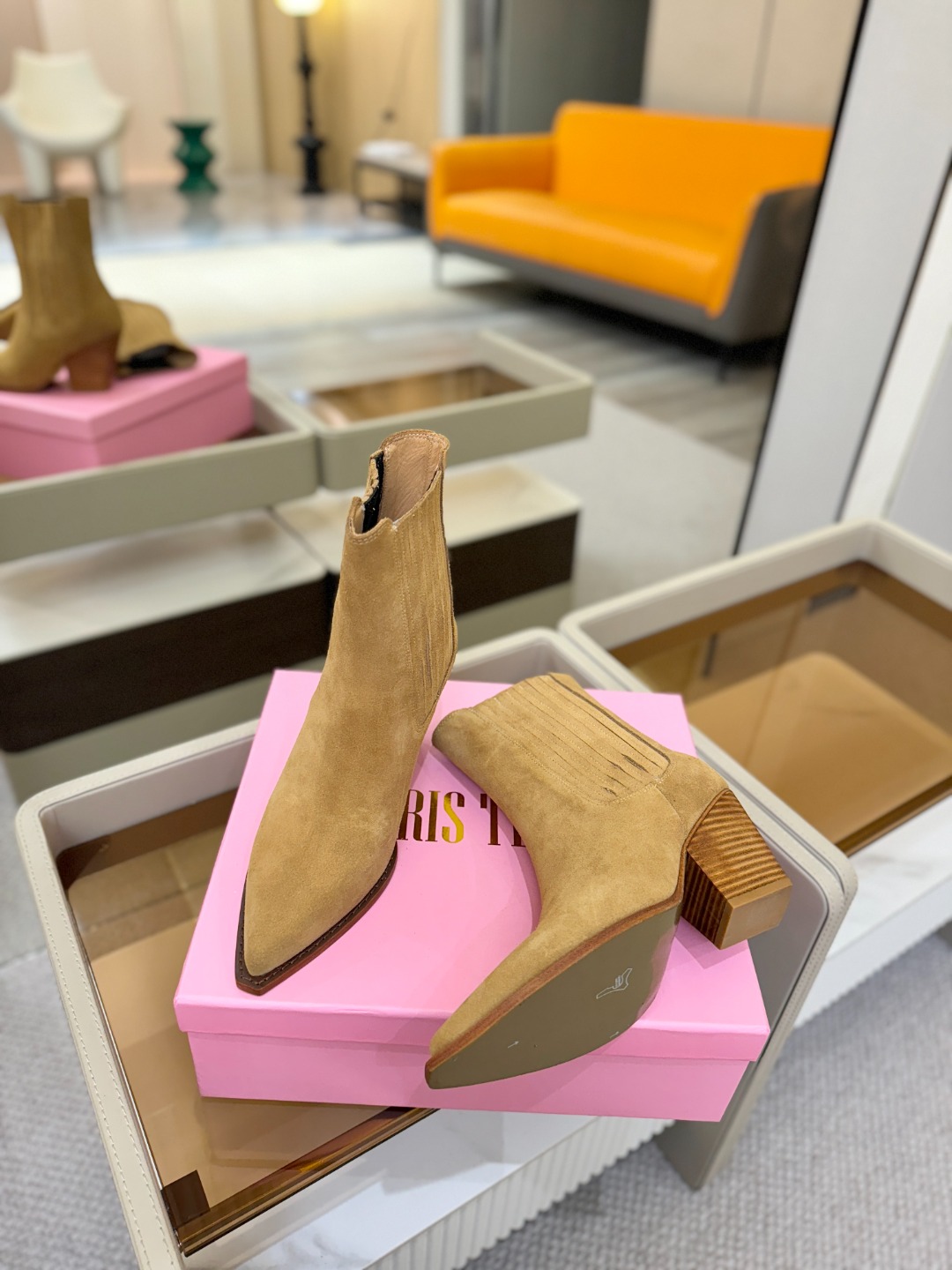 𝙋𝙖𝙧𝙞𝙨 𝙏𝙚𝙭𝙖𝙨 德州巴黎 Paris Texas ❷⓿❷❷ 𝙁𝙒 西部短战靴 ♡优雅风格，创造不