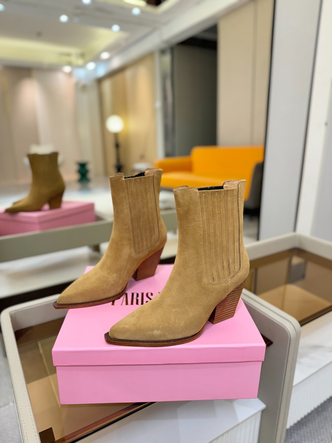 𝙋𝙖𝙧𝙞𝙨 𝙏𝙚𝙭𝙖𝙨 德州巴黎 Paris Texas ❷⓿❷❷ 𝙁𝙒 西部短战靴 ♡优雅风格，创造不