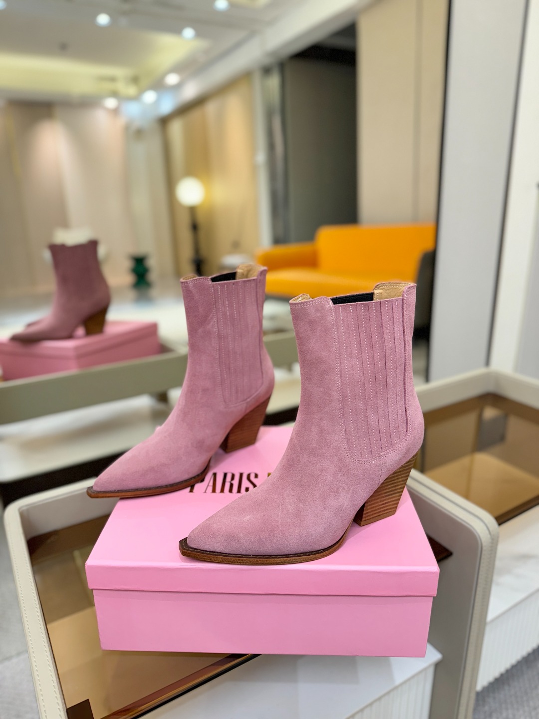 𝙋𝙖𝙧𝙞𝙨 𝙏𝙚𝙭𝙖𝙨 德州巴黎 Paris Texas ❷⓿❷❷ 𝙁𝙒 西部短战靴 ♡优雅风格，创造不