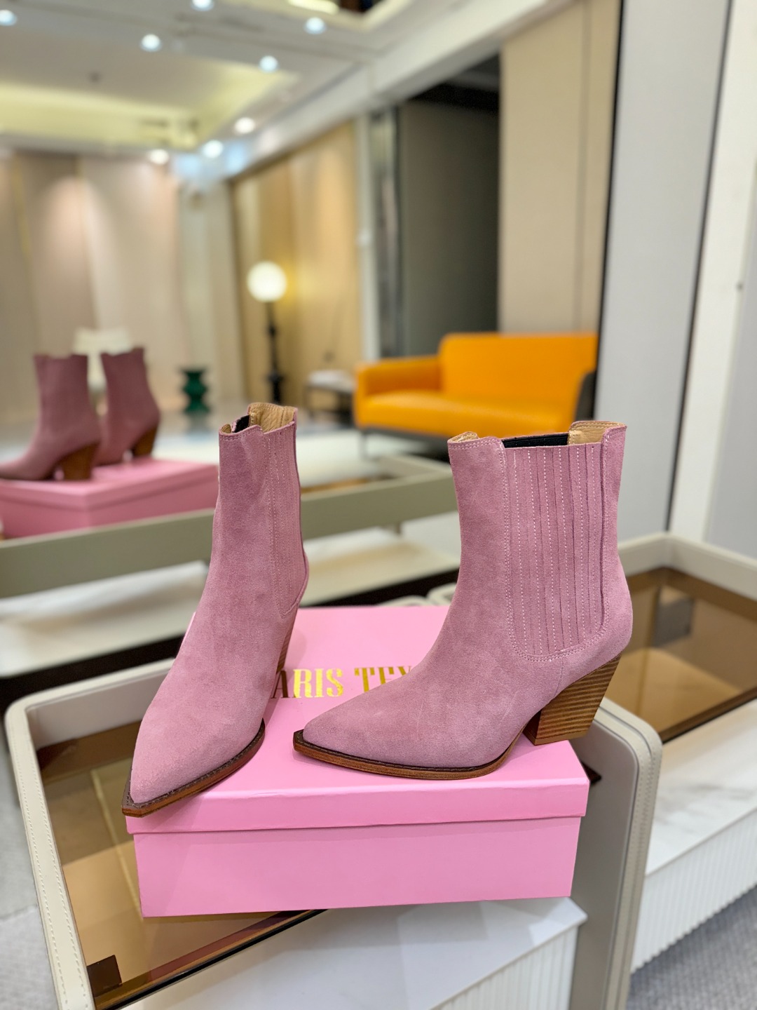 𝙋𝙖𝙧𝙞𝙨 𝙏𝙚𝙭𝙖𝙨 德州巴黎 Paris Texas ❷⓿❷❷ 𝙁𝙒 西部短战靴 ♡优雅风格，创造不