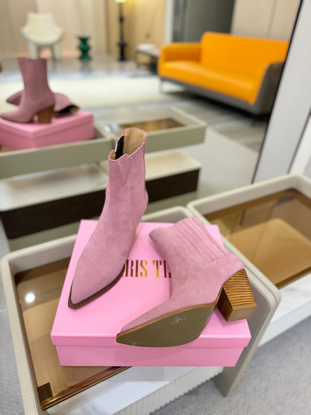 𝙋𝙖𝙧𝙞𝙨 𝙏𝙚𝙭𝙖𝙨 德州巴黎 Paris Texas ❷⓿❷❷ 𝙁𝙒 西部短战靴 ♡优雅风格，创造不