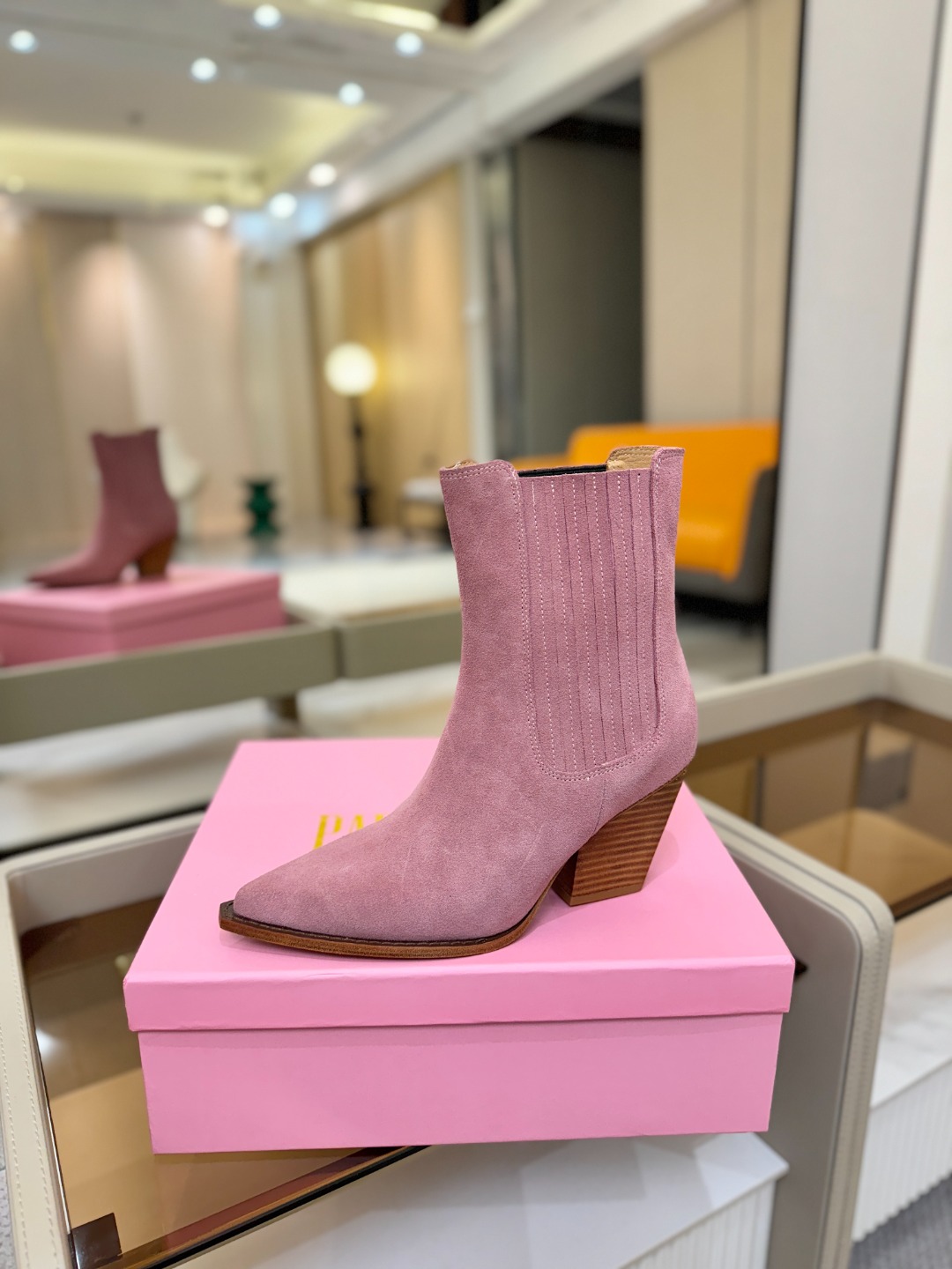 𝙋𝙖𝙧𝙞𝙨 𝙏𝙚𝙭𝙖𝙨 德州巴黎 Paris Texas ❷⓿❷❷ 𝙁𝙒 西部短战靴 ♡优雅风格，创造不