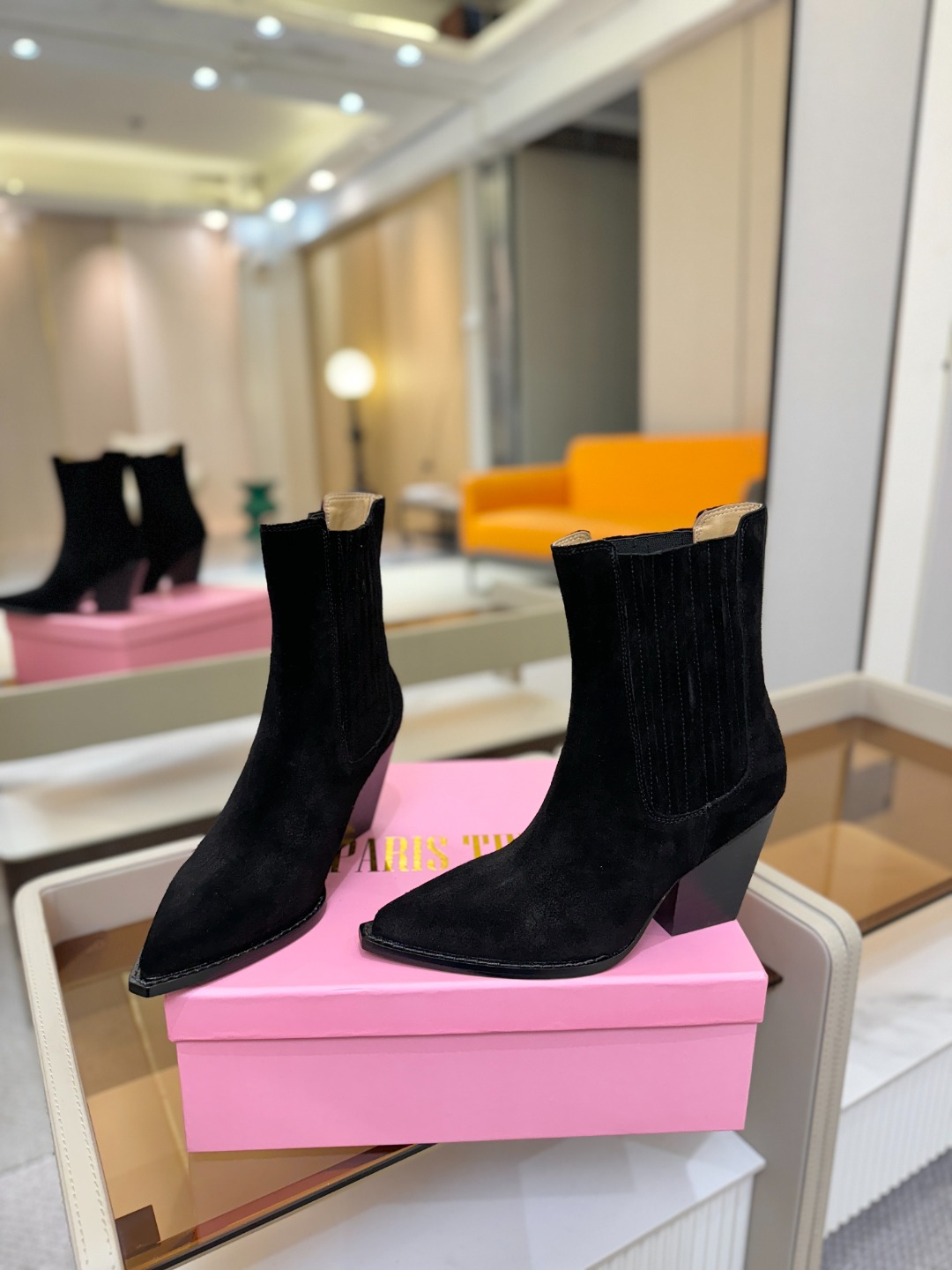 𝙋𝙖𝙧𝙞𝙨 𝙏𝙚𝙭𝙖𝙨 德州巴黎 Paris Texas ❷⓿❷❷ 𝙁𝙒 西部短战靴 ♡优雅风格，创造不