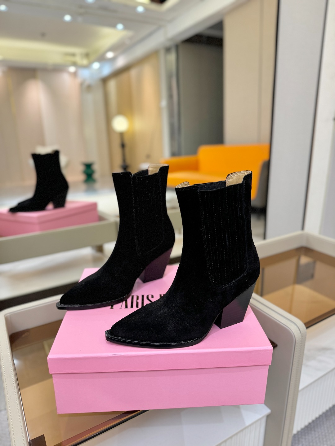 𝙋𝙖𝙧𝙞𝙨 𝙏𝙚𝙭𝙖𝙨 德州巴黎 Paris Texas ❷⓿❷❷ 𝙁𝙒 西部短战靴 ♡优雅风格，创造不