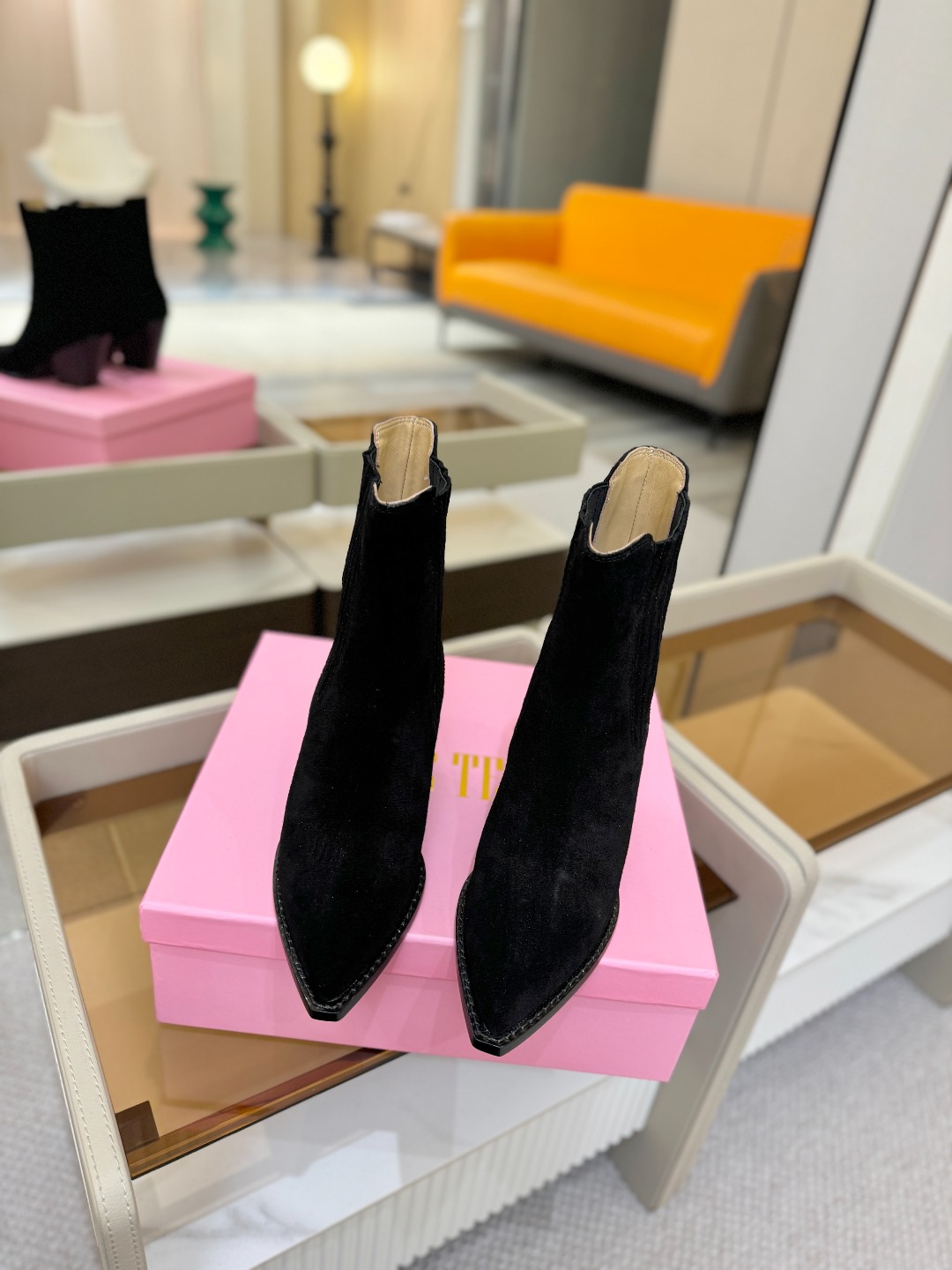 𝙋𝙖𝙧𝙞𝙨 𝙏𝙚𝙭𝙖𝙨 德州巴黎 Paris Texas ❷⓿❷❷ 𝙁𝙒 西部短战靴 ♡优雅风格，创造不