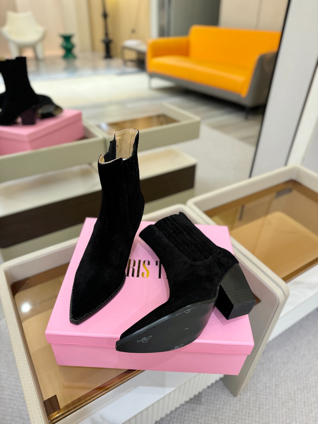 𝙋𝙖𝙧𝙞𝙨 𝙏𝙚𝙭𝙖𝙨 德州巴黎 Paris Texas ❷⓿❷❷ 𝙁𝙒 西部短战靴 ♡优雅风格，创造不