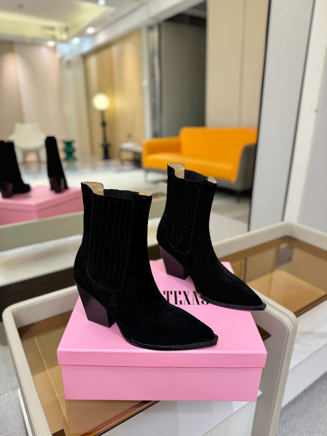 𝙋𝙖𝙧𝙞𝙨 𝙏𝙚𝙭𝙖𝙨 德州巴黎 Paris Texas ❷⓿❷❷ 𝙁𝙒 西部短战靴 ♡优雅风格，创造不