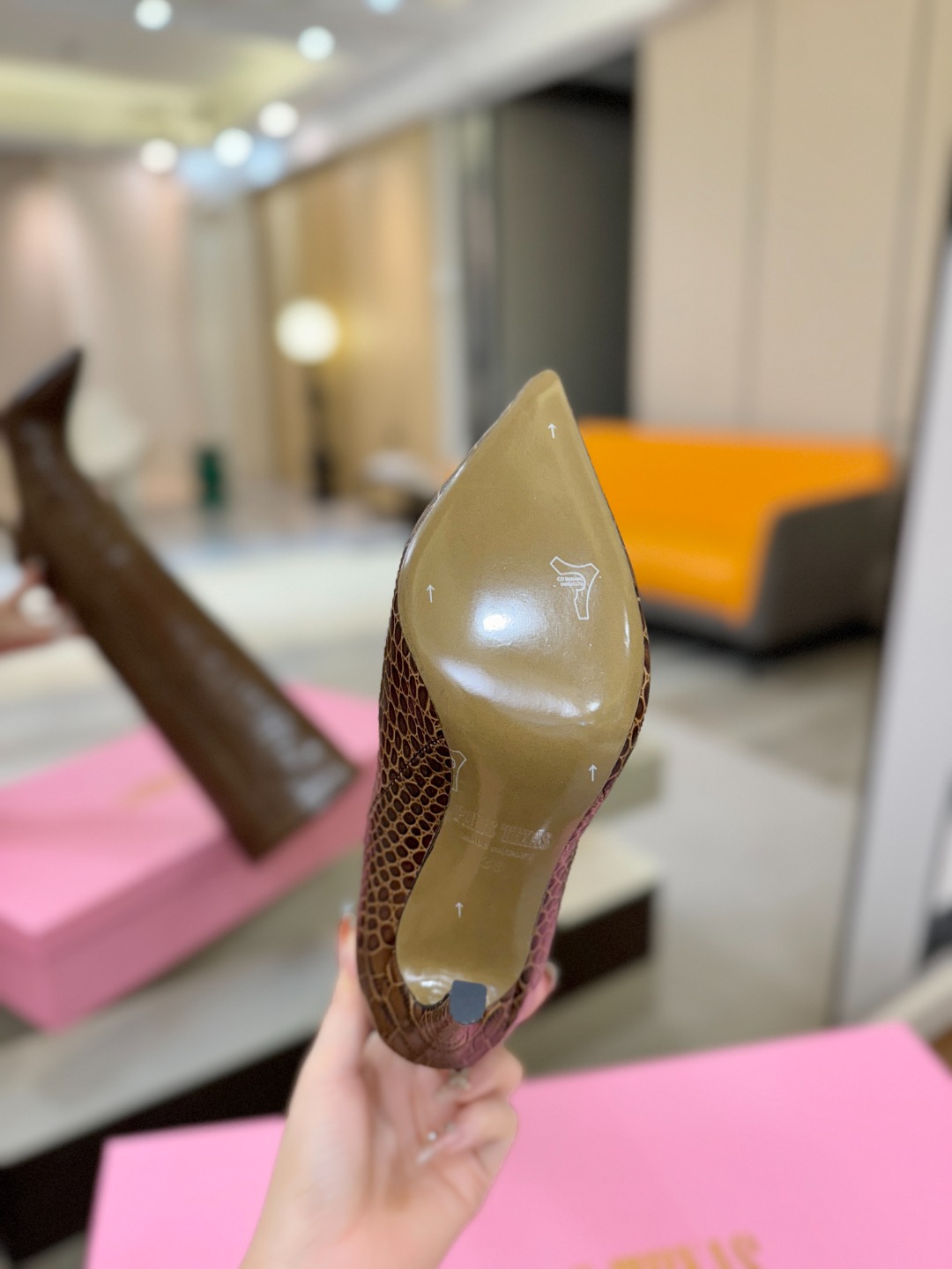 𝙋𝙖𝙧𝙞𝙨 𝙏𝙚𝙭𝙖𝙨 德州巴黎 Paris Texas 鳄鱼纹细跟长靴 ♡优雅风格，创造不一样的感觉！