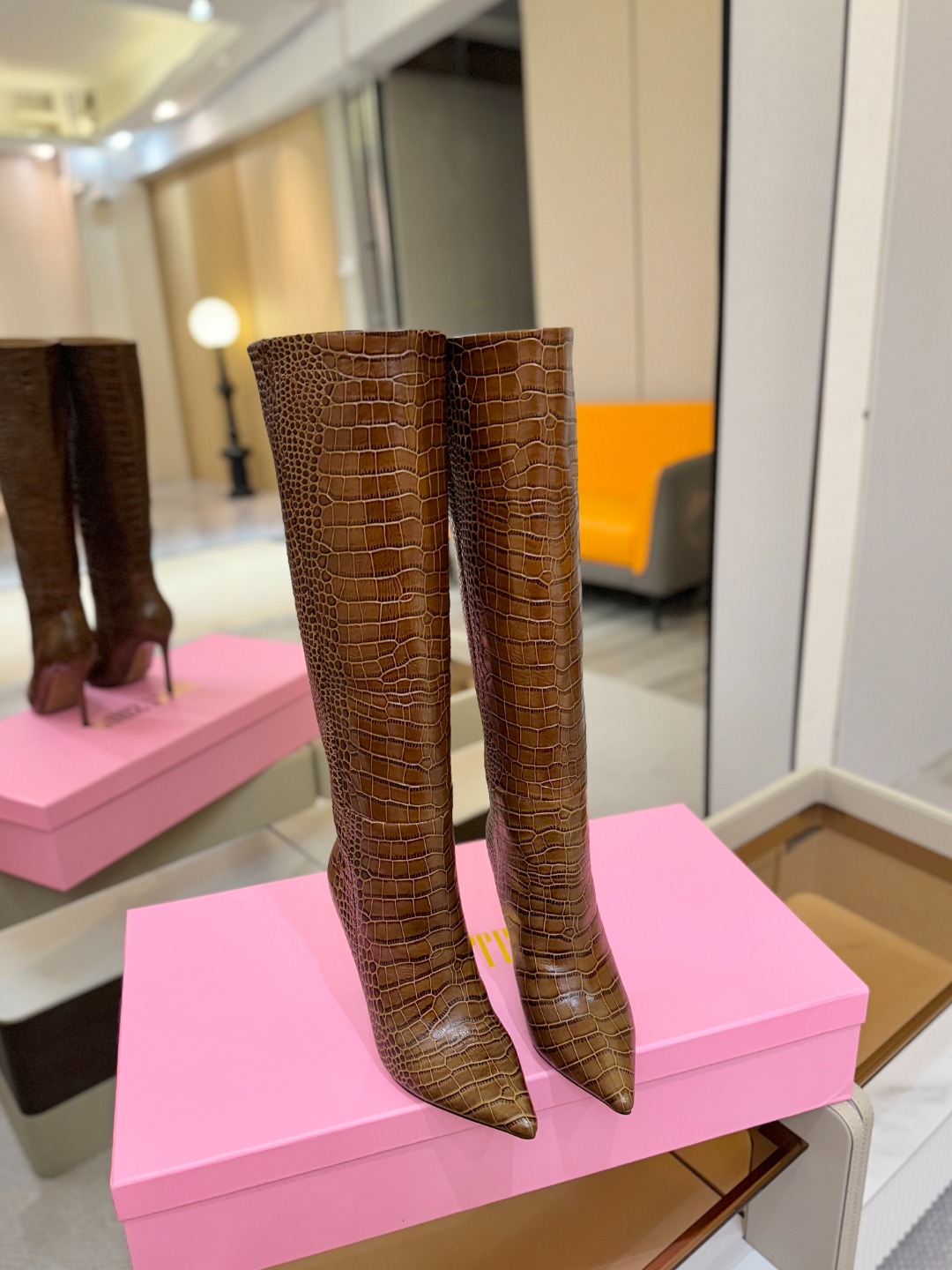 𝙋𝙖𝙧𝙞𝙨 𝙏𝙚𝙭𝙖𝙨 德州巴黎 Paris Texas 鳄鱼纹细跟长靴 ♡优雅风格，创造不一样的感觉！