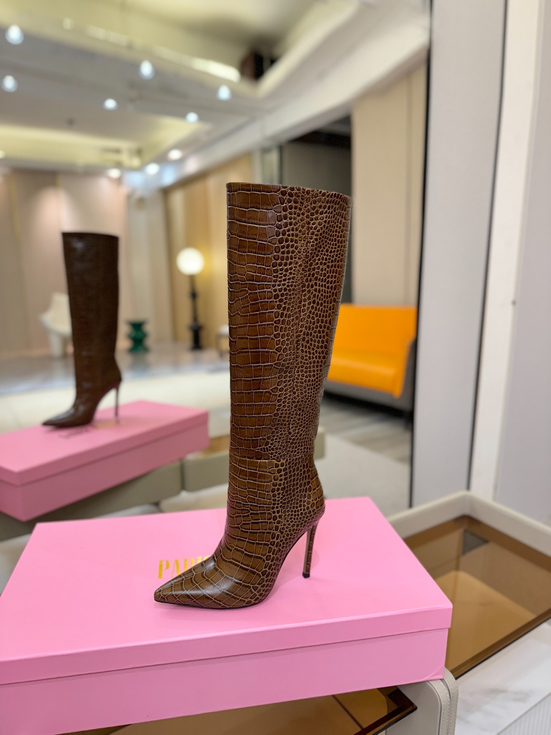 𝙋𝙖𝙧𝙞𝙨 𝙏𝙚𝙭𝙖𝙨 德州巴黎 Paris Texas 鳄鱼纹细跟长靴 ♡优雅风格，创造不一样的感觉！
