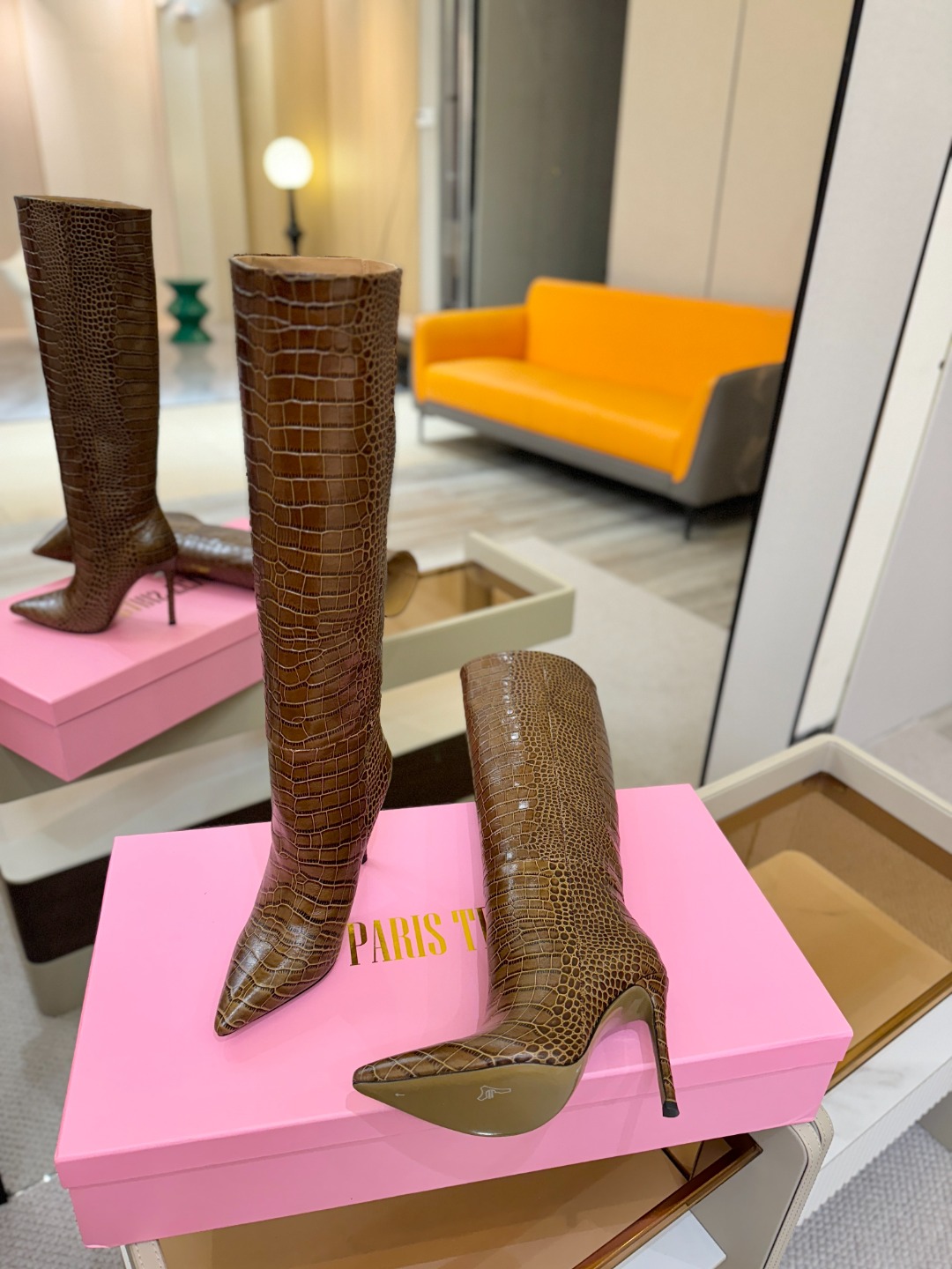 𝙋𝙖𝙧𝙞𝙨 𝙏𝙚𝙭𝙖𝙨 德州巴黎 Paris Texas 鳄鱼纹细跟长靴 ♡优雅风格，创造不一样的感觉！