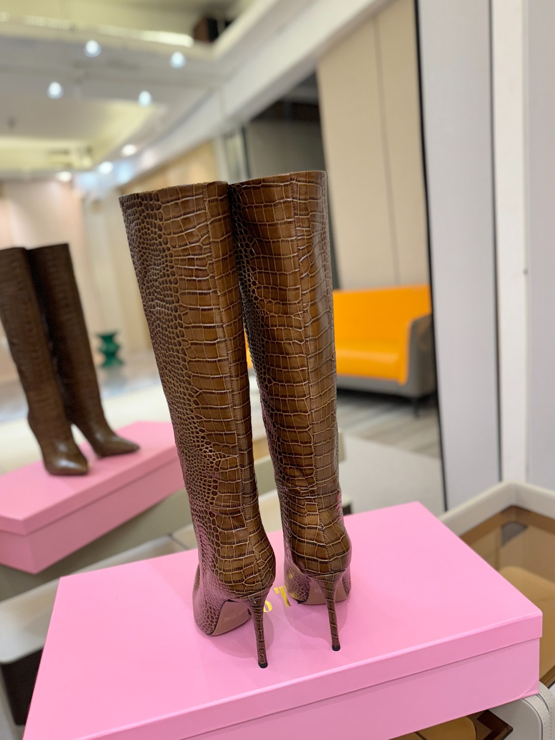 𝙋𝙖𝙧𝙞𝙨 𝙏𝙚𝙭𝙖𝙨 德州巴黎 Paris Texas 鳄鱼纹细跟长靴 ♡优雅风格，创造不一样的感觉！