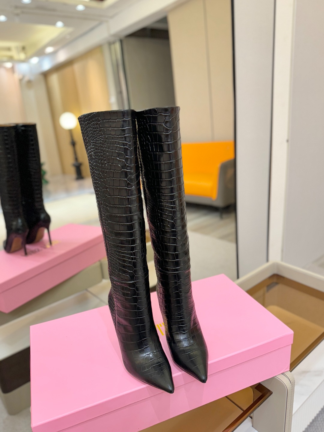 𝙋𝙖𝙧𝙞𝙨 𝙏𝙚𝙭𝙖𝙨 德州巴黎 Paris Texas 鳄鱼纹细跟长靴 ♡优雅风格，创造不一样的感觉！