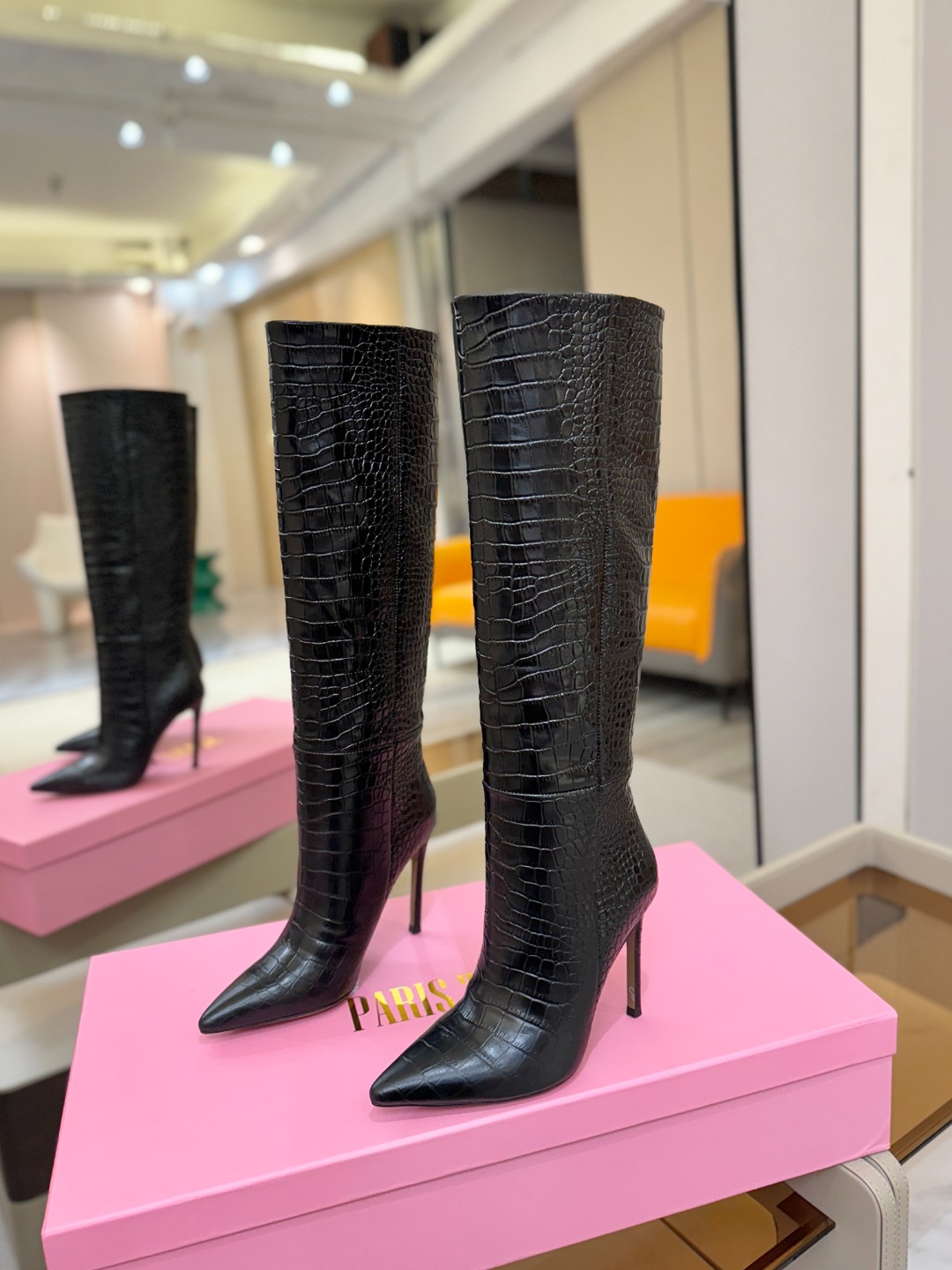 𝙋𝙖𝙧𝙞𝙨 𝙏𝙚𝙭𝙖𝙨 德州巴黎 Paris Texas 鳄鱼纹细跟长靴 ♡优雅风格，创造不一样的感觉！