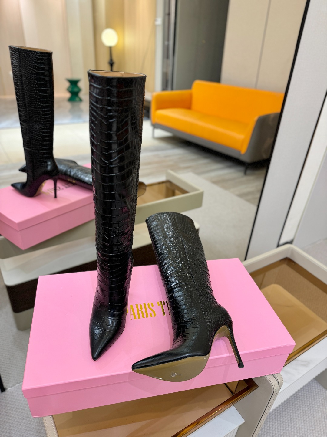 𝙋𝙖𝙧𝙞𝙨 𝙏𝙚𝙭𝙖𝙨 德州巴黎 Paris Texas 鳄鱼纹细跟长靴 ♡优雅风格，创造不一样的感觉！