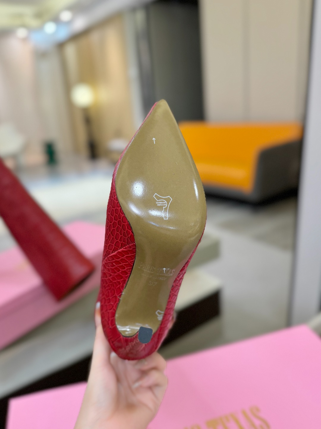 𝙋𝙖𝙧𝙞𝙨 𝙏𝙚𝙭𝙖𝙨 德州巴黎 Paris Texas 鳄鱼纹细跟长靴 ♡优雅风格，创造不一样的感觉！