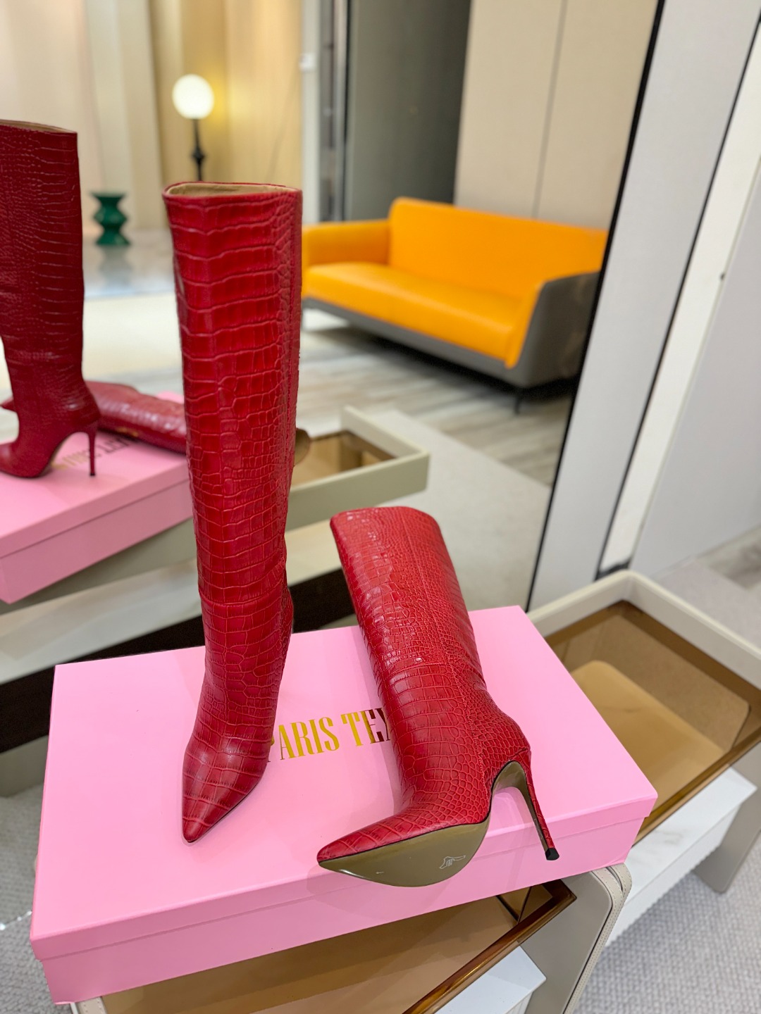 𝙋𝙖𝙧𝙞𝙨 𝙏𝙚𝙭𝙖𝙨 德州巴黎 Paris Texas 鳄鱼纹细跟长靴 ♡优雅风格，创造不一样的感觉！